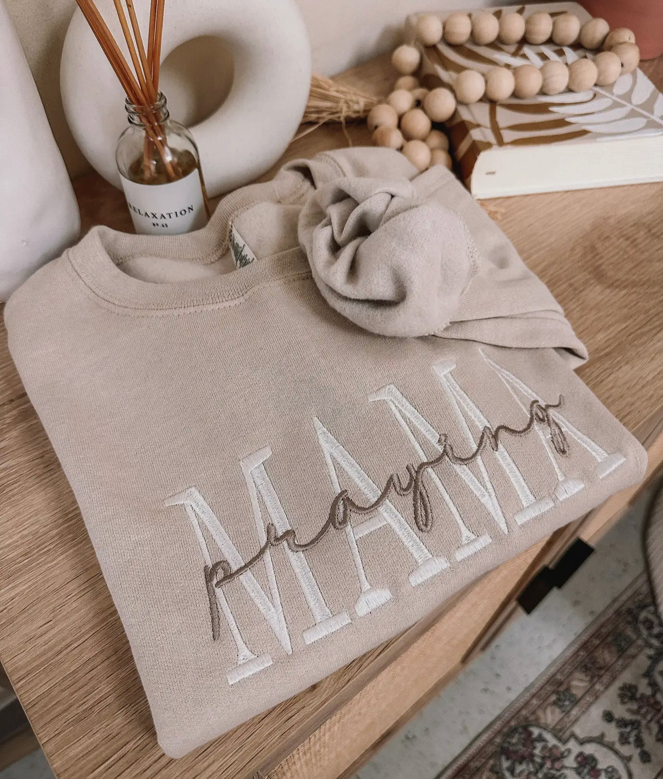 Praying mama embroidered crew