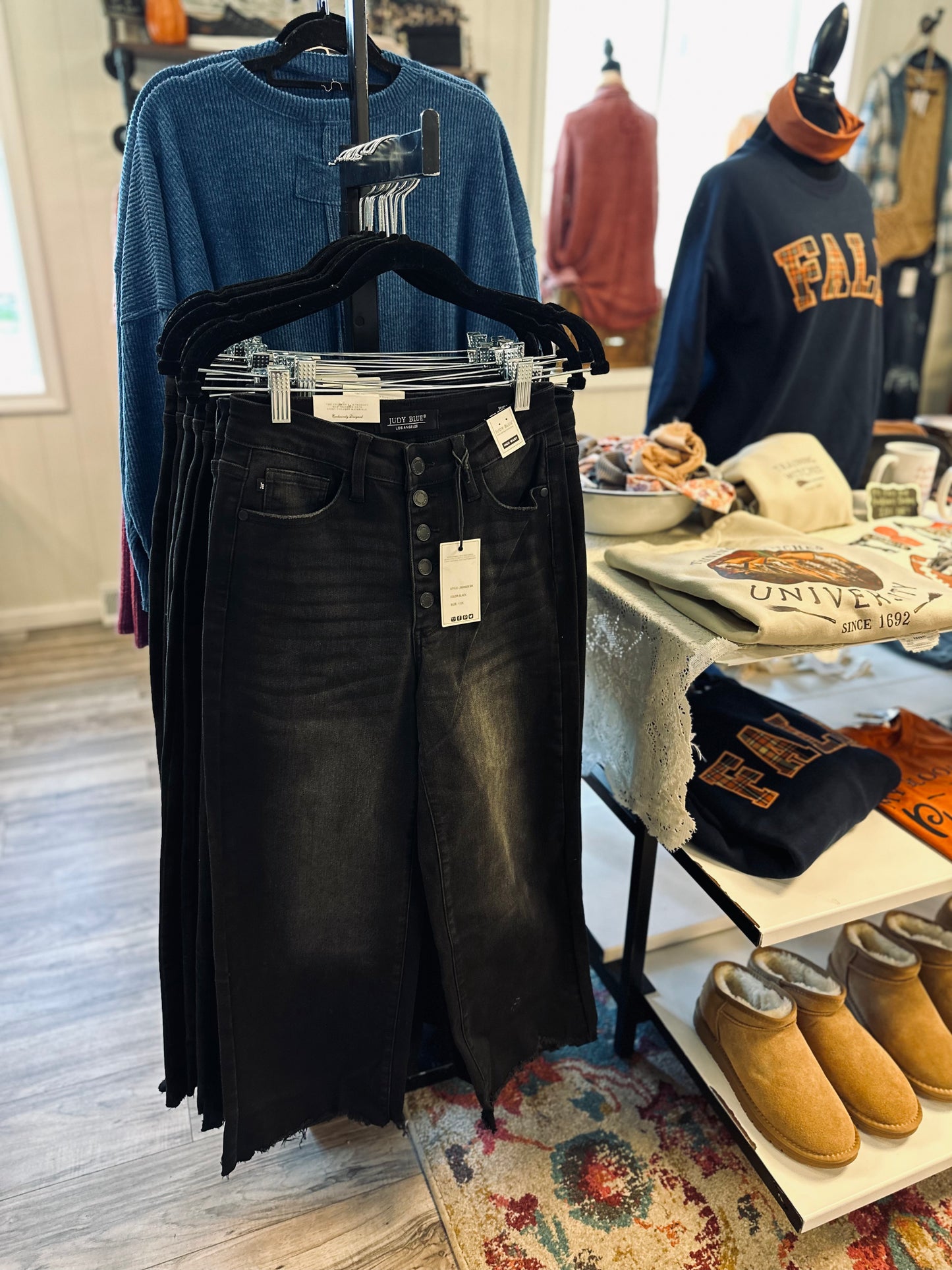 Burn out buttonfly wide leg crop Judy blue