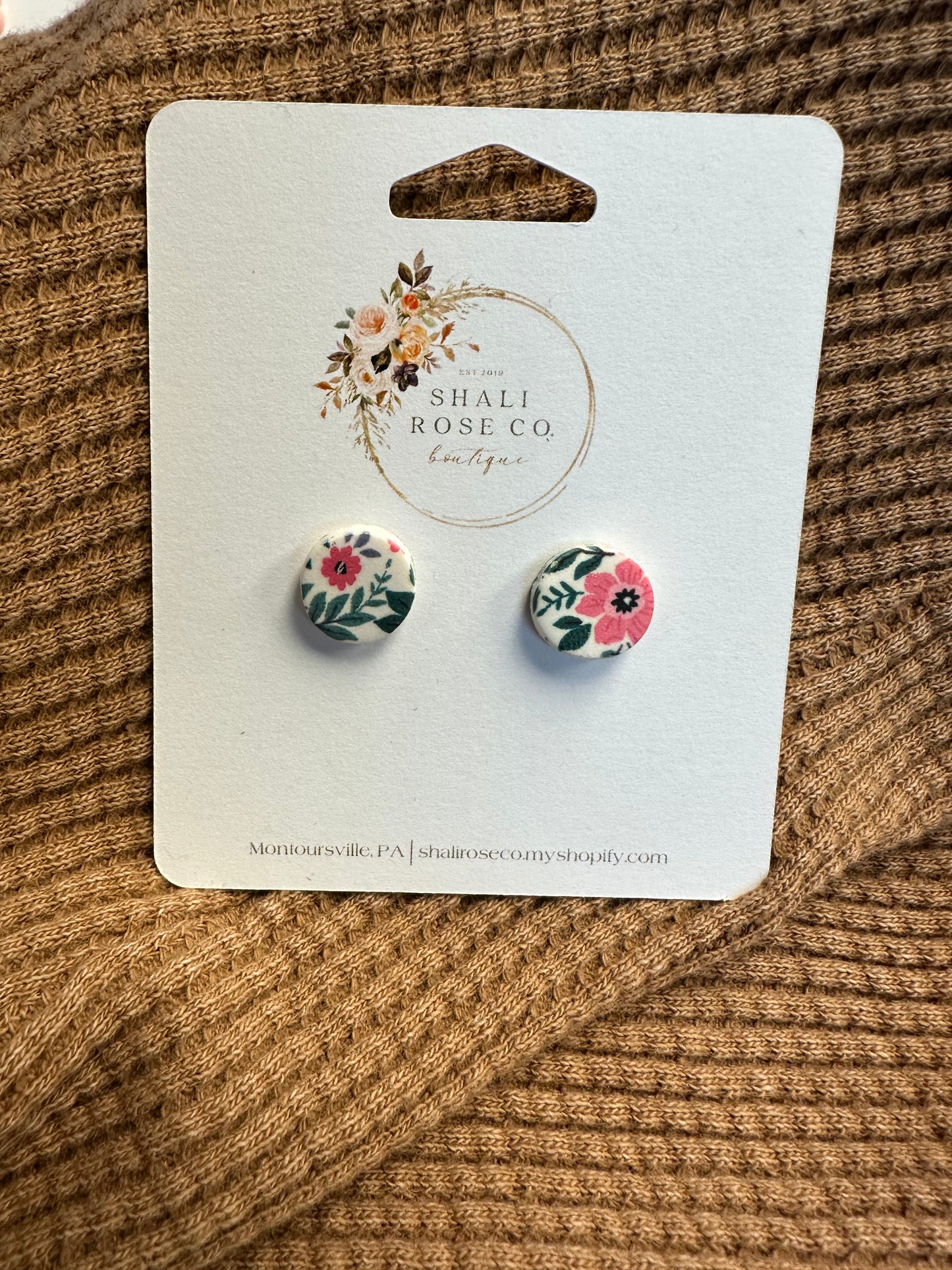 Floral circle studs