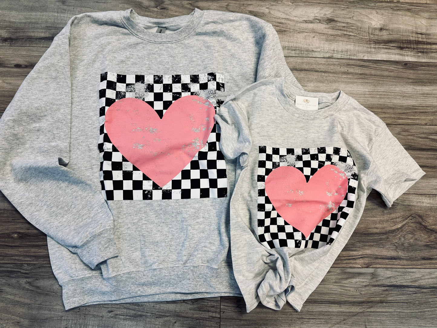 Checkered heart tshirt • youth