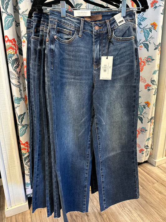 Saturday wide leg Judy blue crop denim