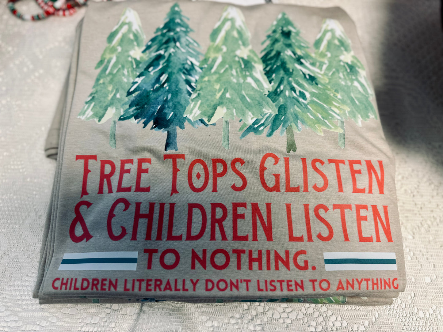 Children listen tee