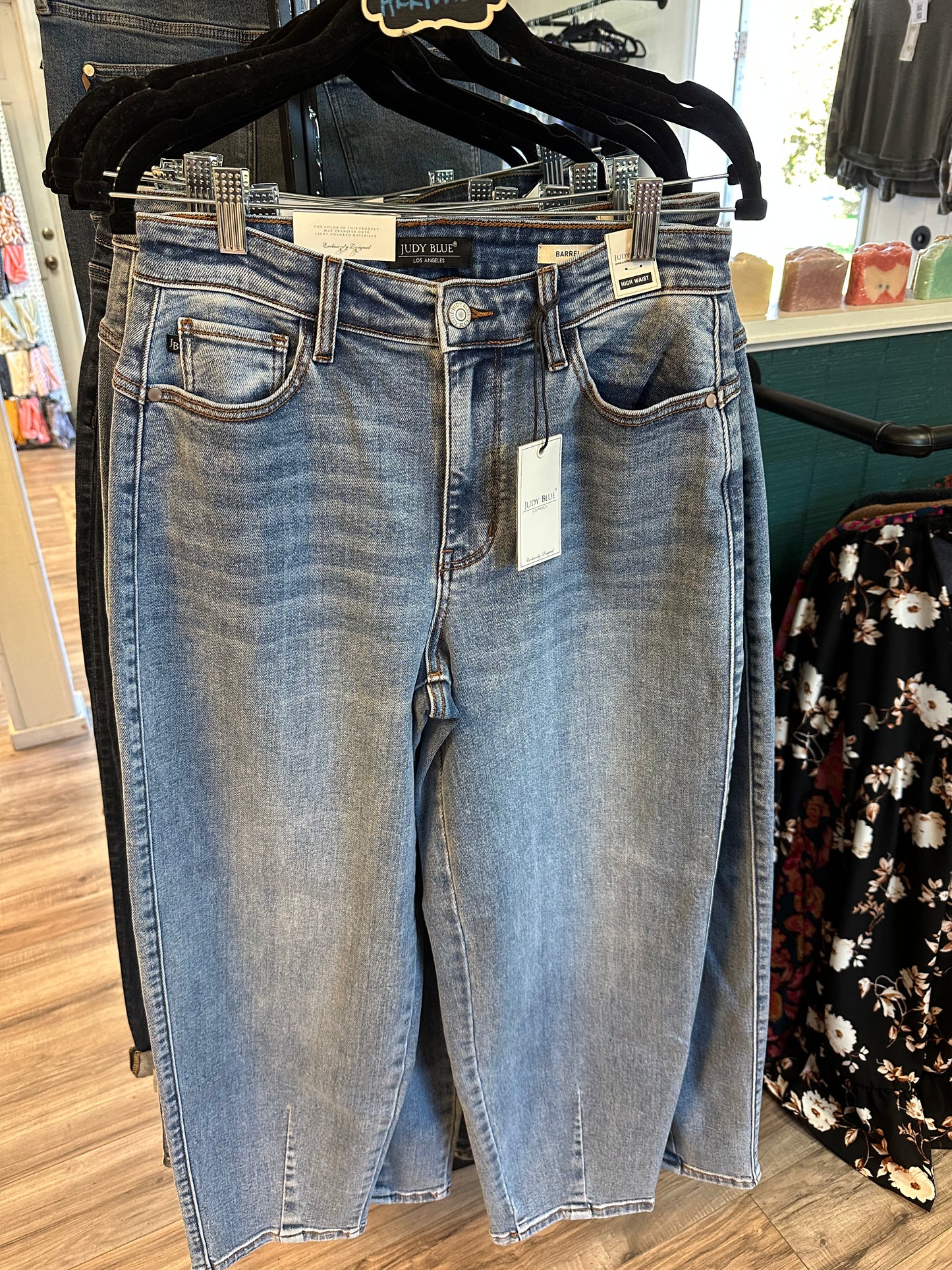 Judy blue barrel jeans